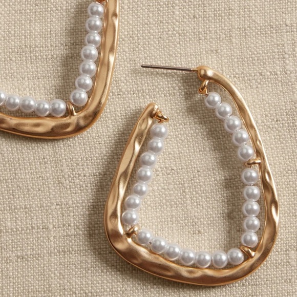 NWT BANANA REPUBLIC PEARL HOOP EARRINGS - Picture 2 of 5